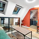 Stylish Nest - Heart Of Paris